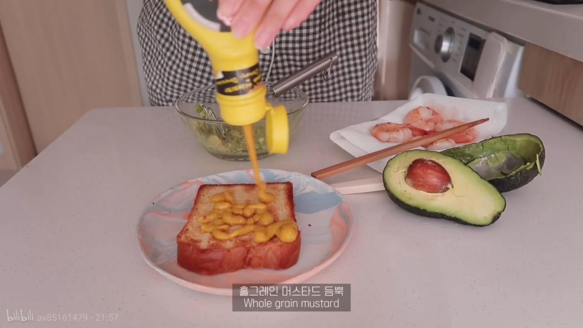 Ondo's vlog 01-26 牛油果虾仁吐司+菠菜面片汤的做法 步骤4