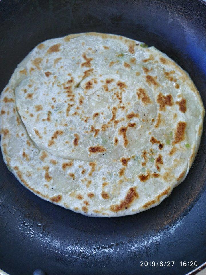 葱油饼（面粉吸水量不一样、水慢慢加）