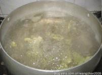 海底椰花胶乌鸡汤的做法 步骤1