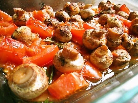 香草茄汁烤蘑菇的做法