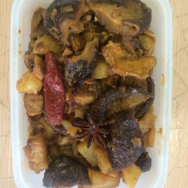 土豆烧鸡