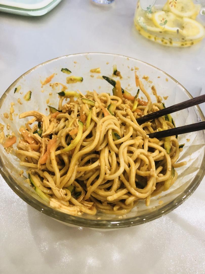 🥒鸡丝凉面
