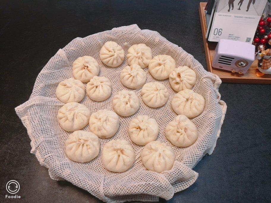 松软多汁的肉包子
