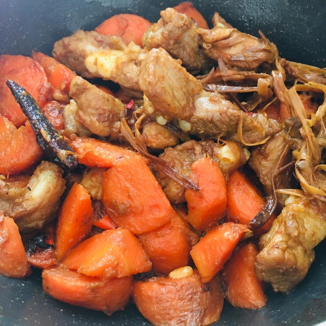 胡萝卜炖牛排骨