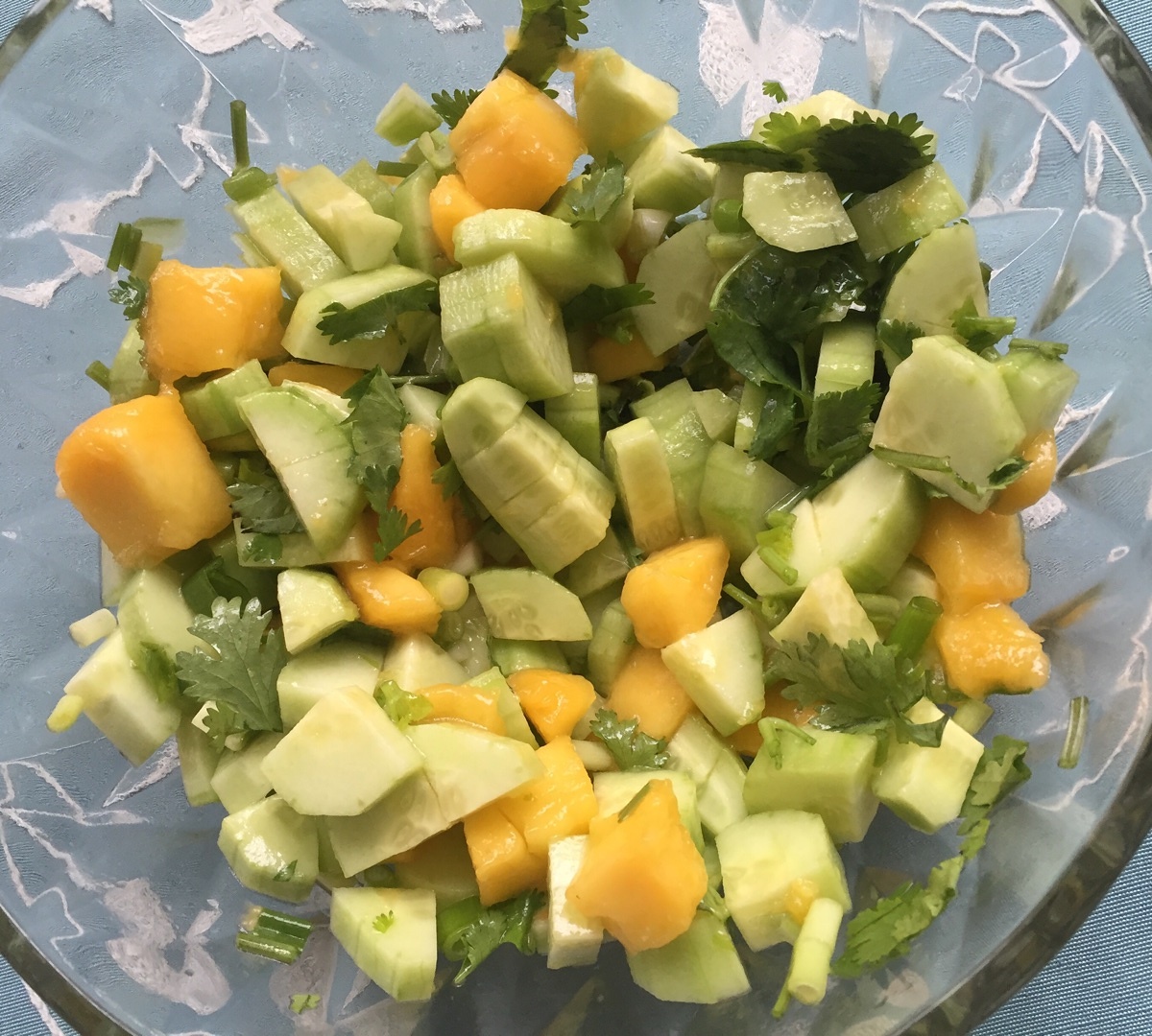 黄瓜芒果沙拉的做法