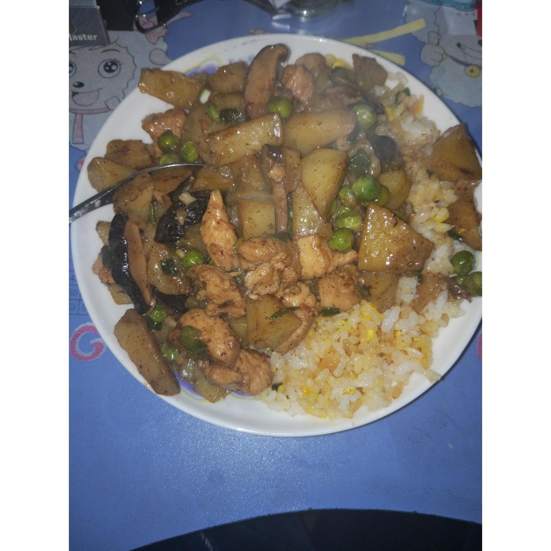 香菇土豆鸡胸焖饭