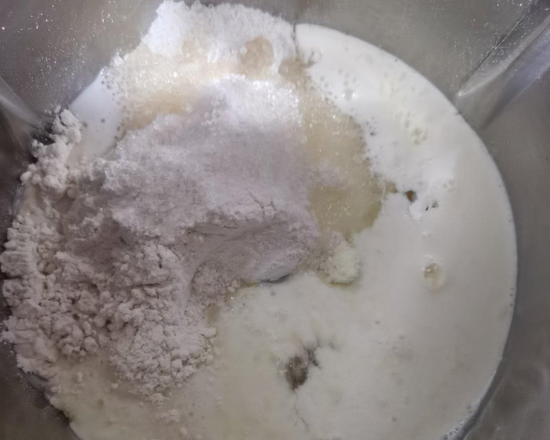 纯奶手撕吐司的做法 步骤1