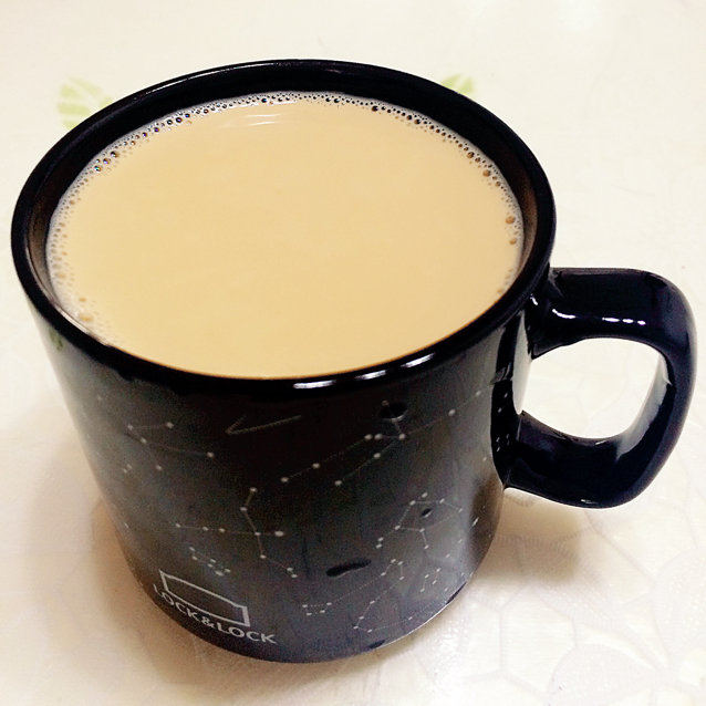 浓浓的锅煮奶茶