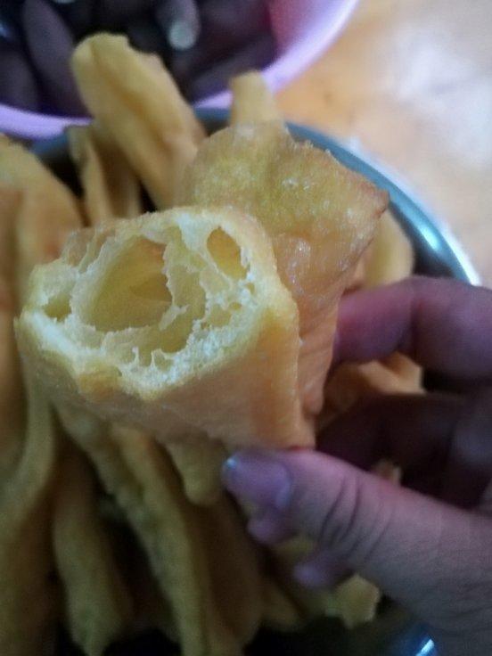 金黄酥脆大油条