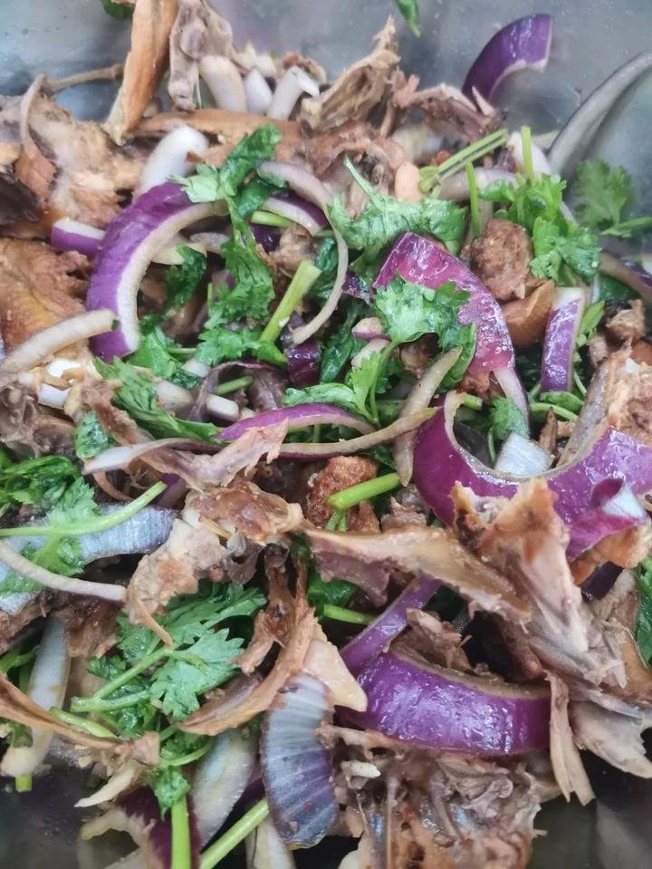 拌鸡架(正宗东北味儿，比炸的好吃多了，停不下来)