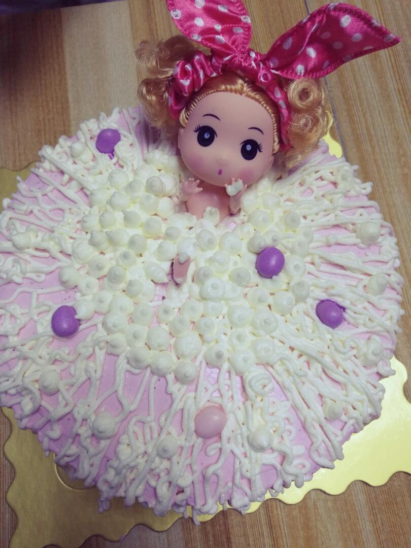 天然火龙果粉色奶油的打发