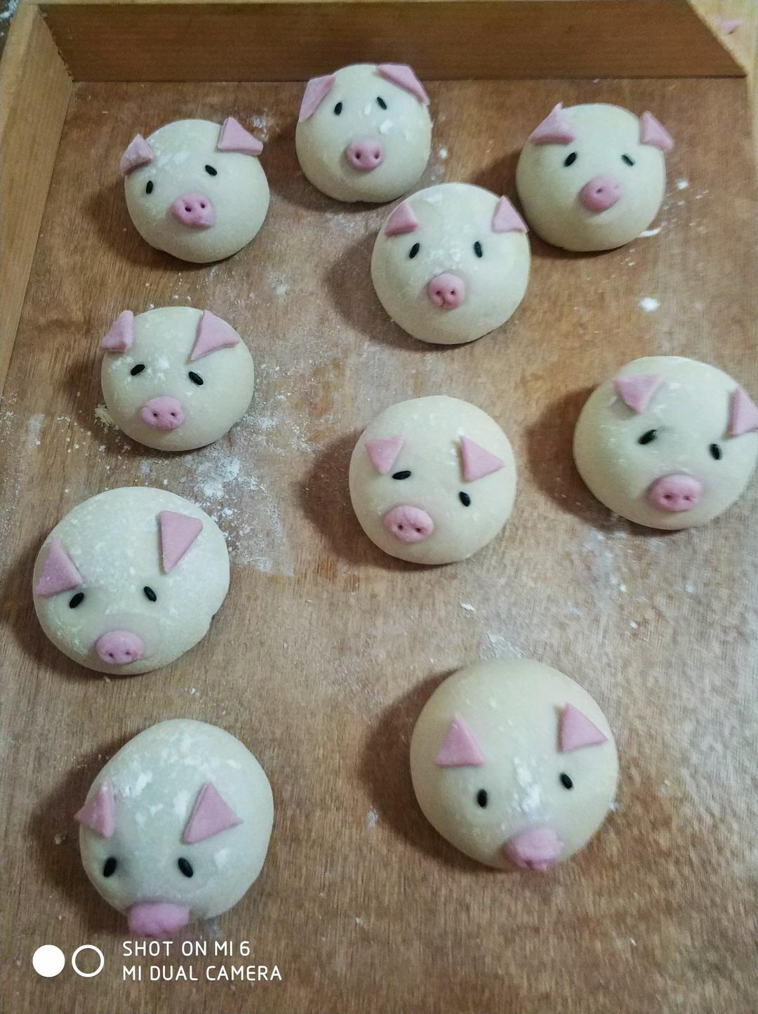 发财猪馒头