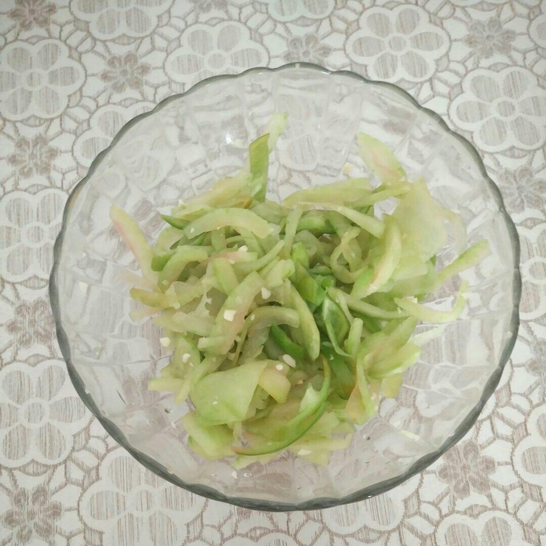 凉拌西瓜皮