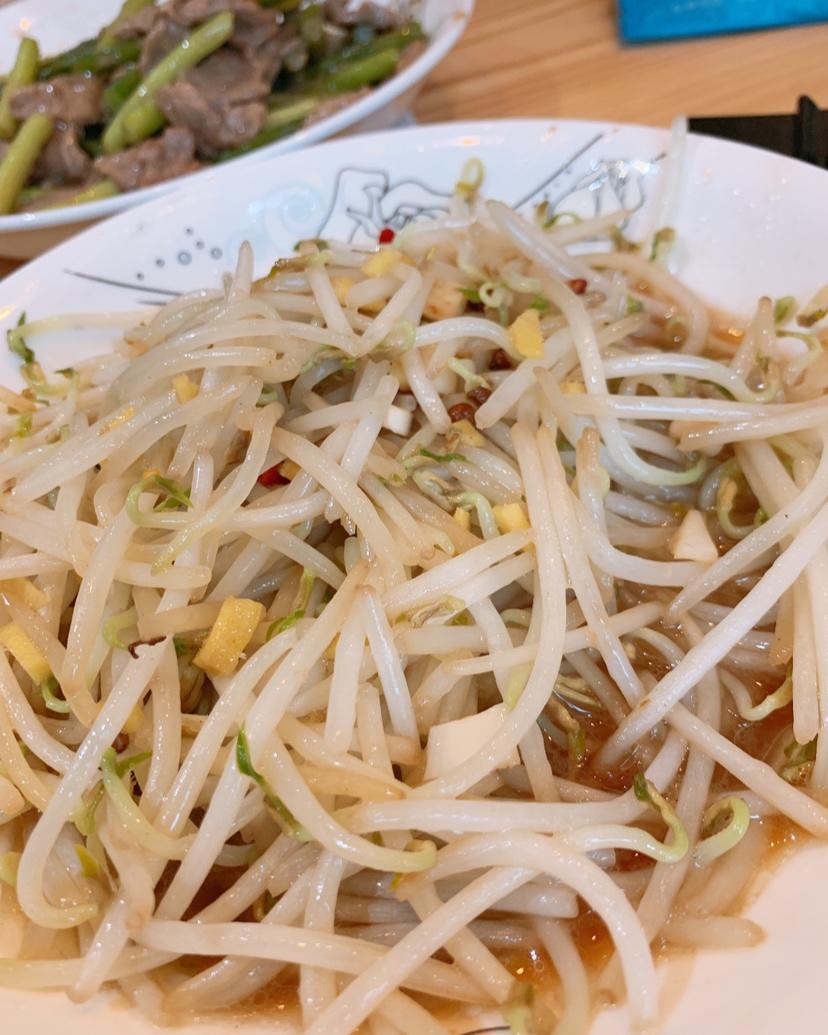 厨师长教你：“炝炒绿豆芽”的家常做法，味道非常赞