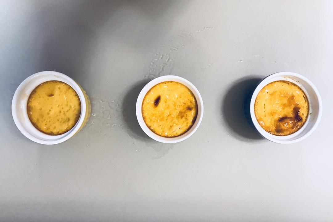 材料简单易上手的焦糖布丁，滑爽，细腻！