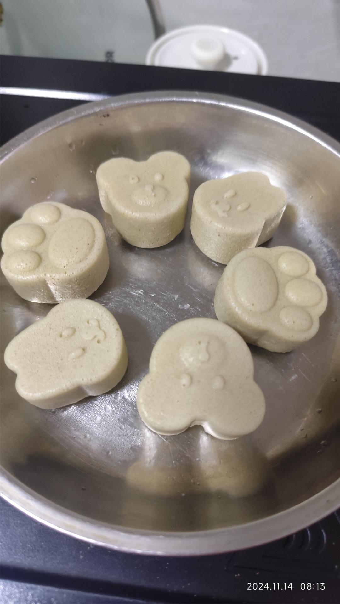 香蕉蒸糕/火龙果/玉米/苹果/雪梨
