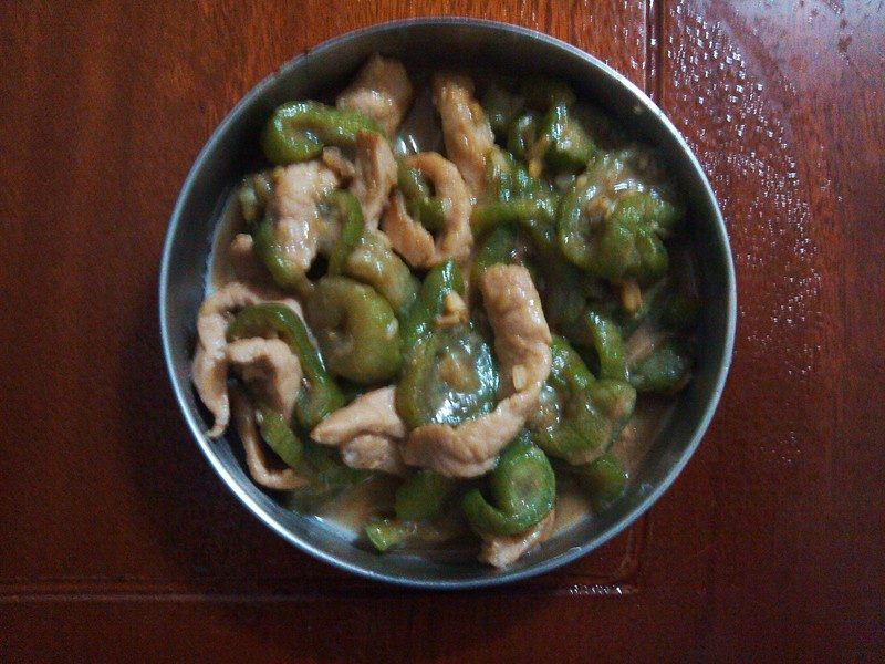 丝瓜炒肉片