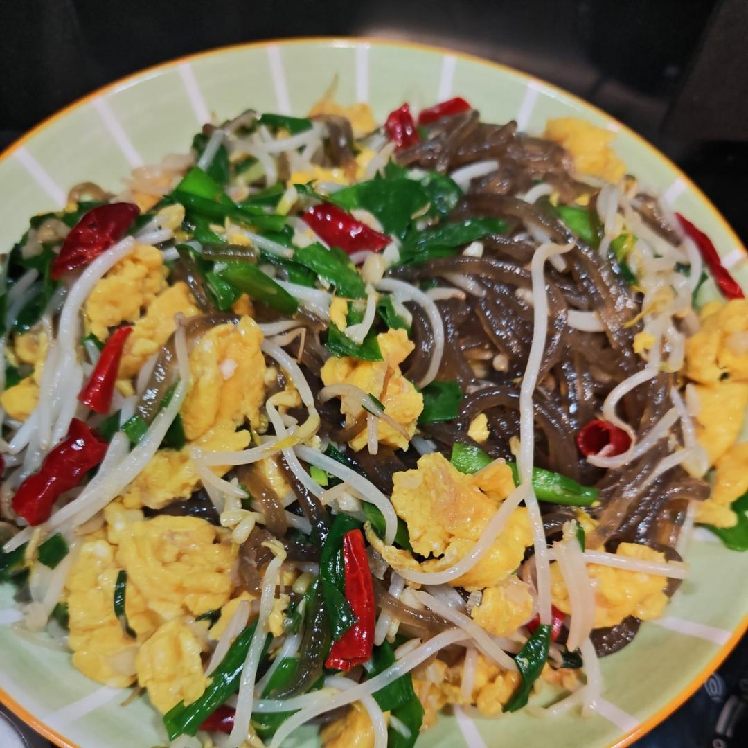 豆芽粉丝炒鸡蛋