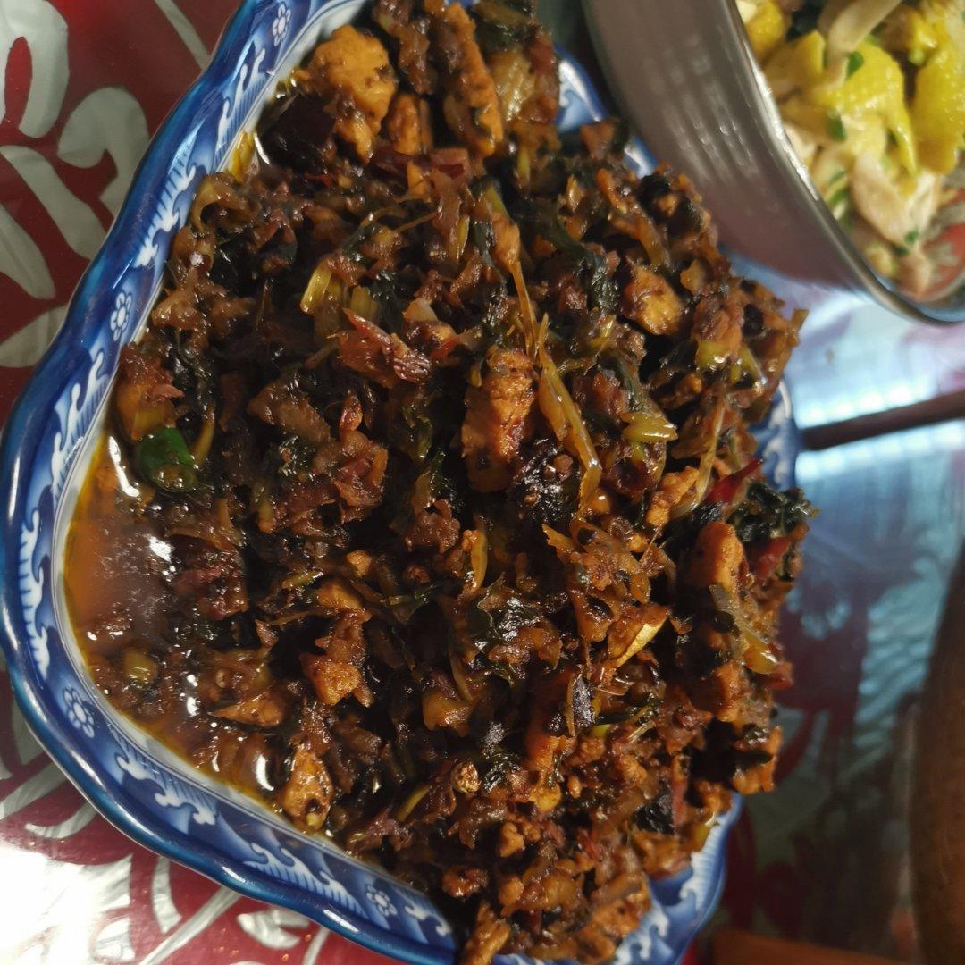 无忧苑主人做的川式小炒肉盐菜炒肉