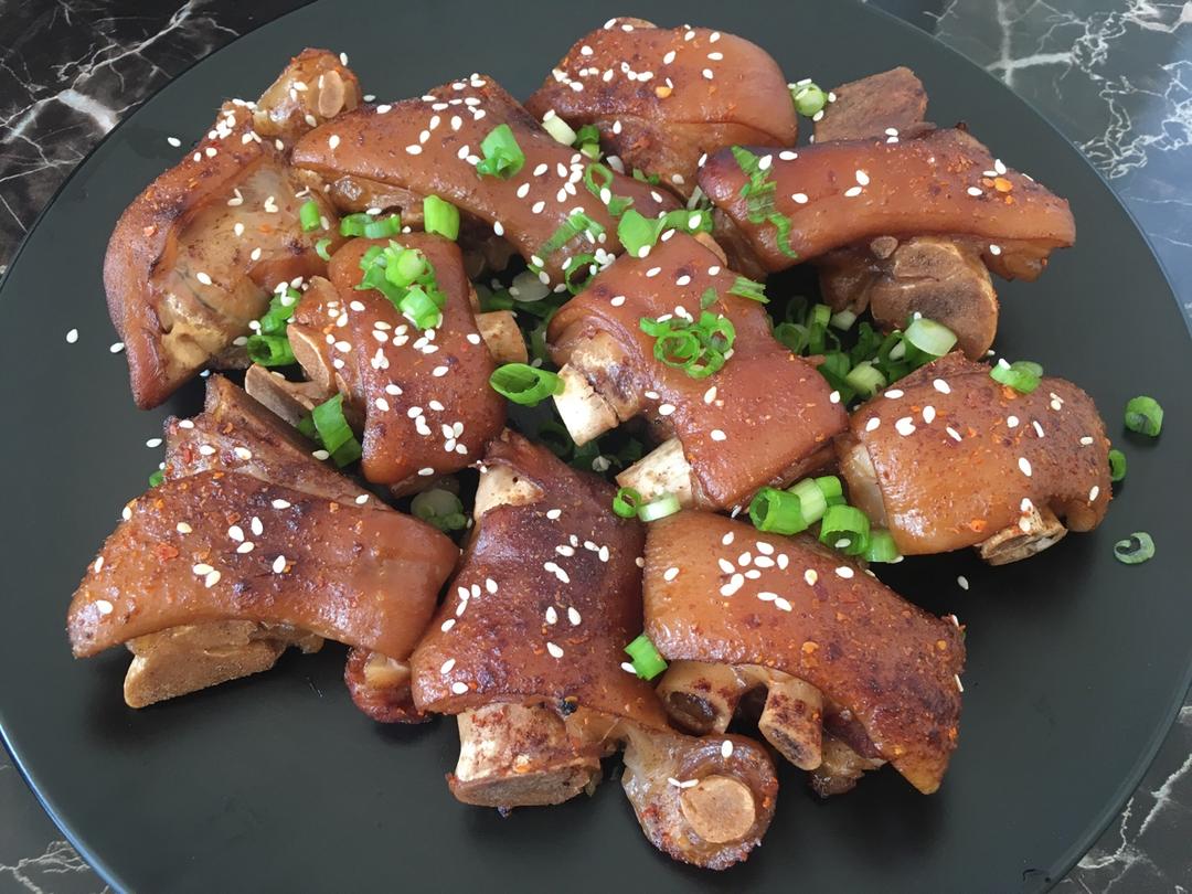 香酥烤猪蹄