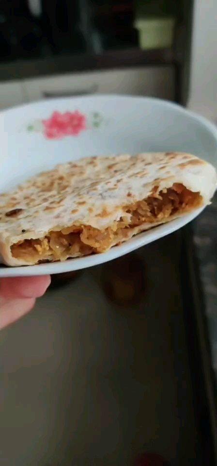 会连续吃八个的萝卜馅饼