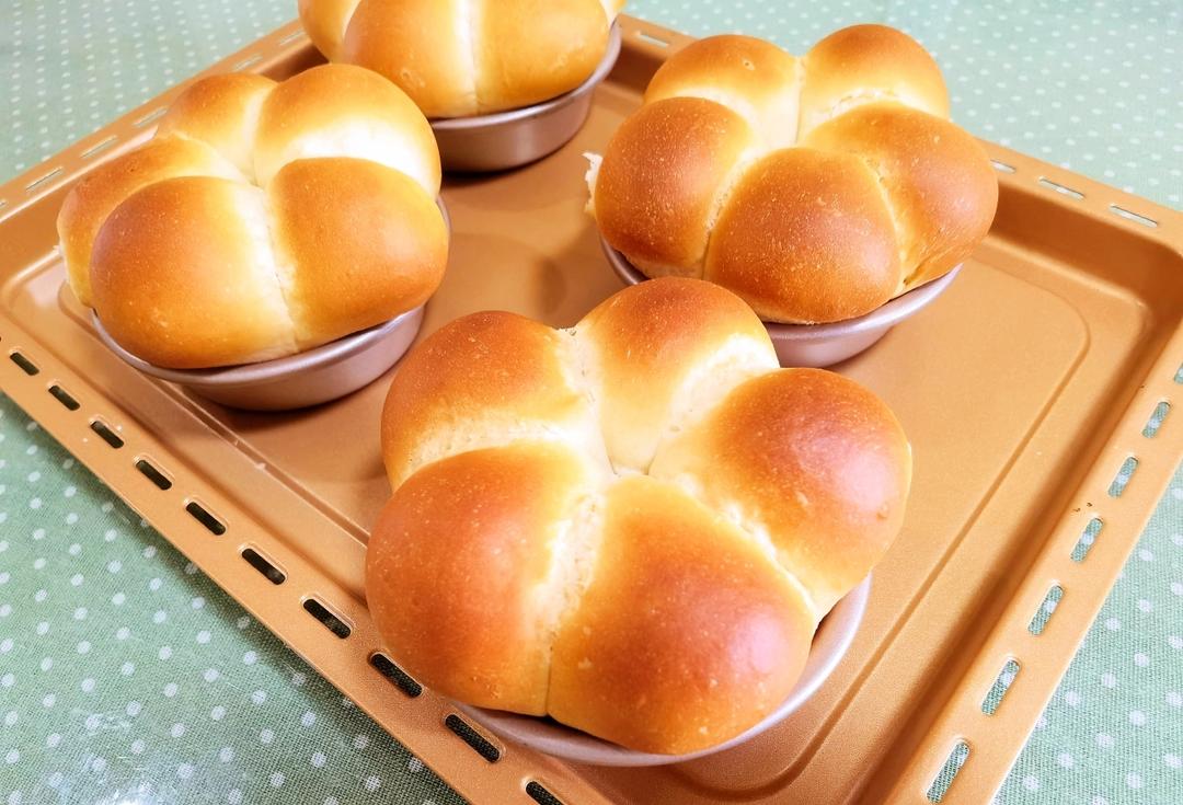 炼乳奶酪花朵面包