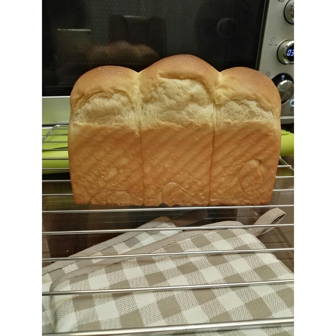 蛋黄吐司