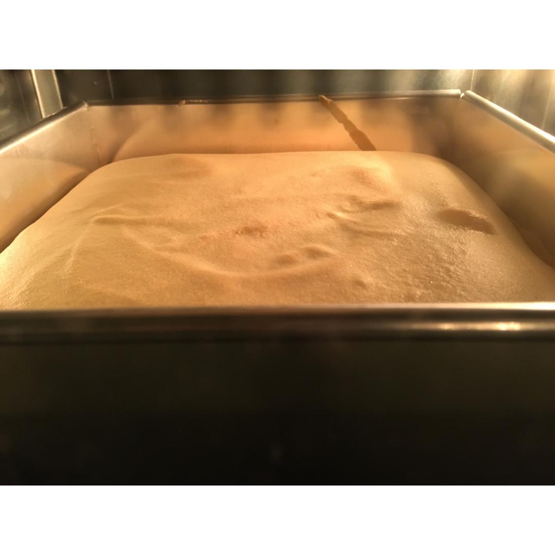 轻盈Q弹的戚风蛋糕（中空模）