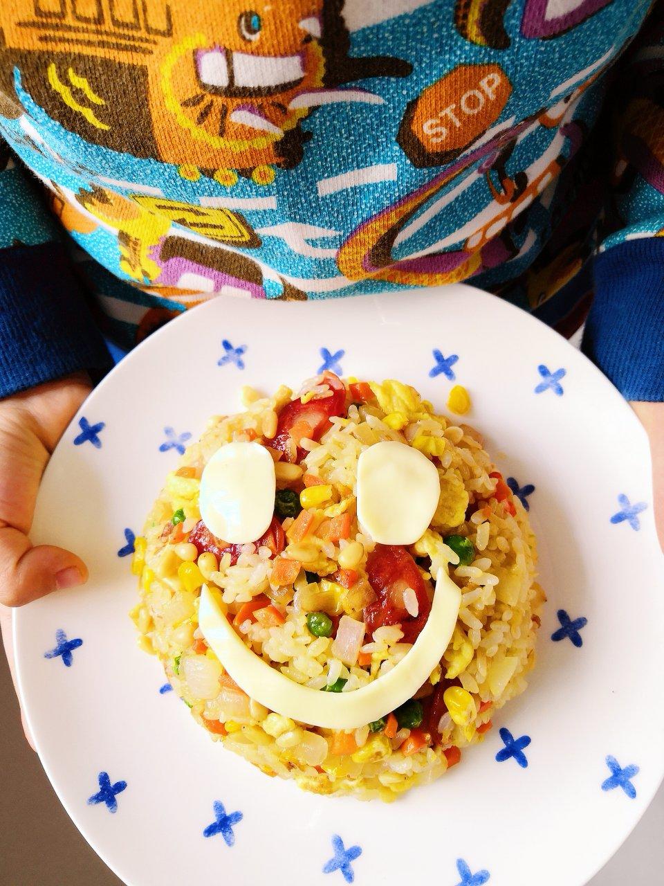 笑脸香肠鸡蛋炒饭