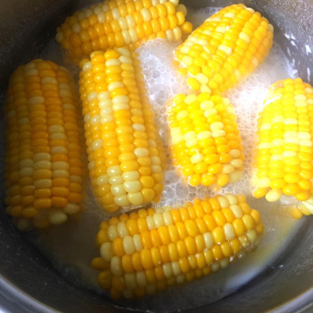 奶香煮玉米