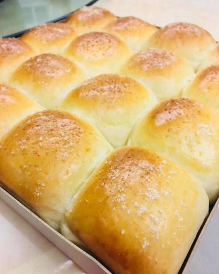 淡奶油面包   （口感超柔软，不会揉面发酵的进，小白食谱）