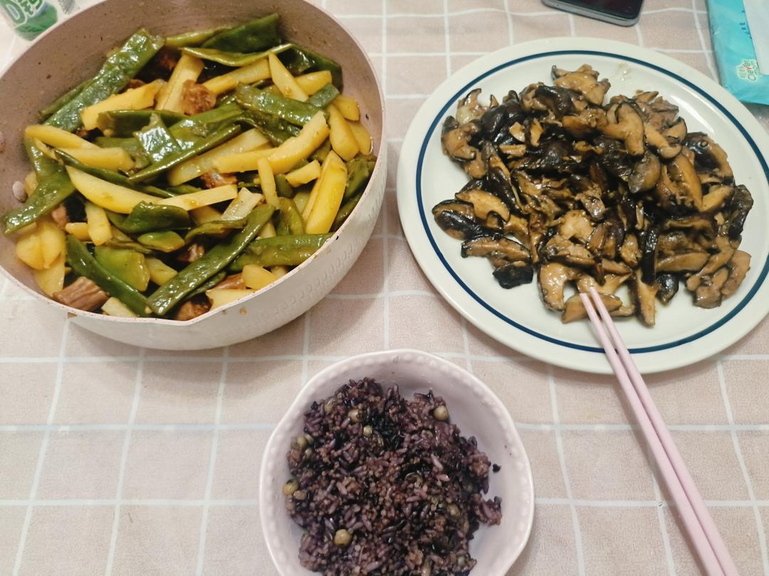 简单又好吃的土豆烧芸豆