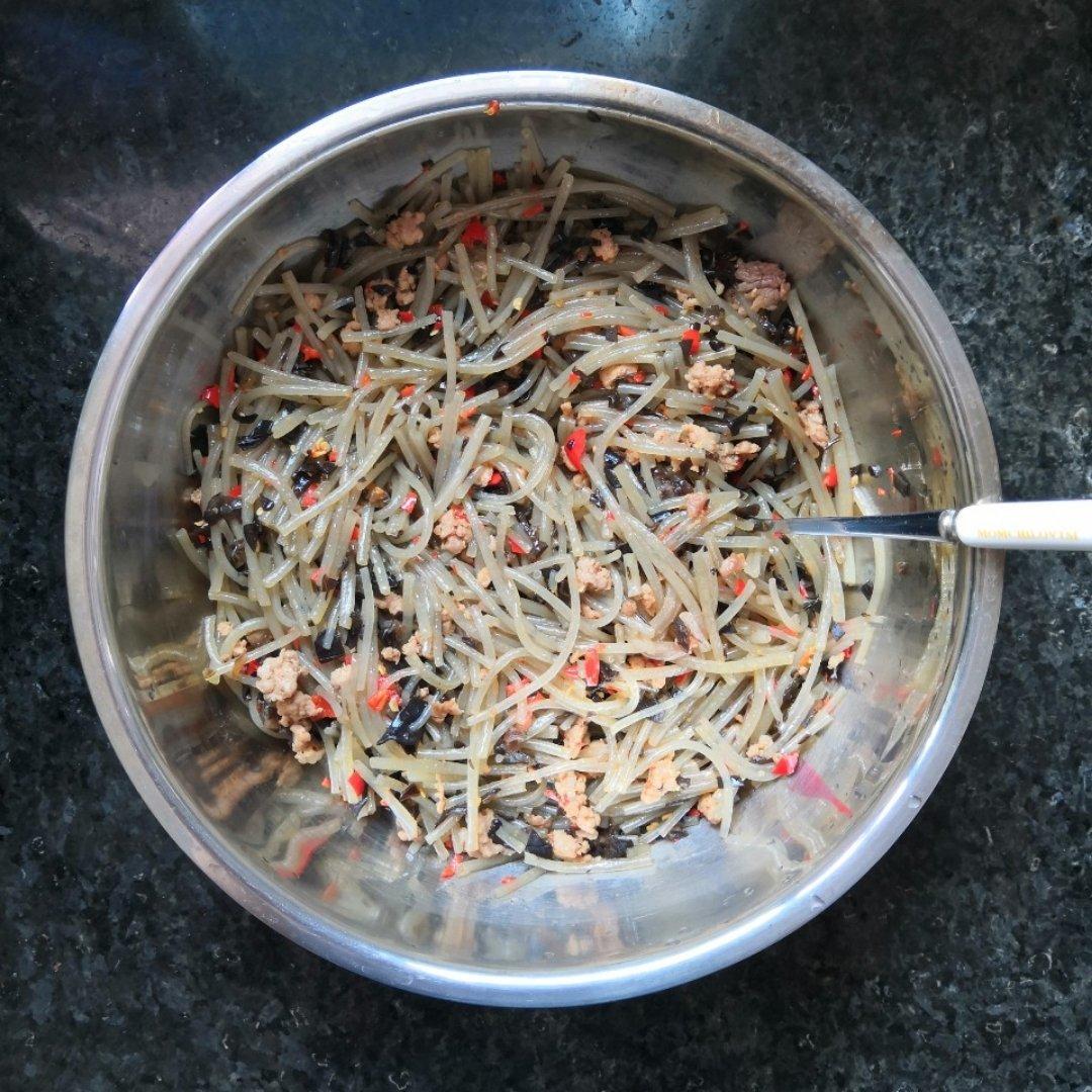 完美香辣粉丝包馅做法