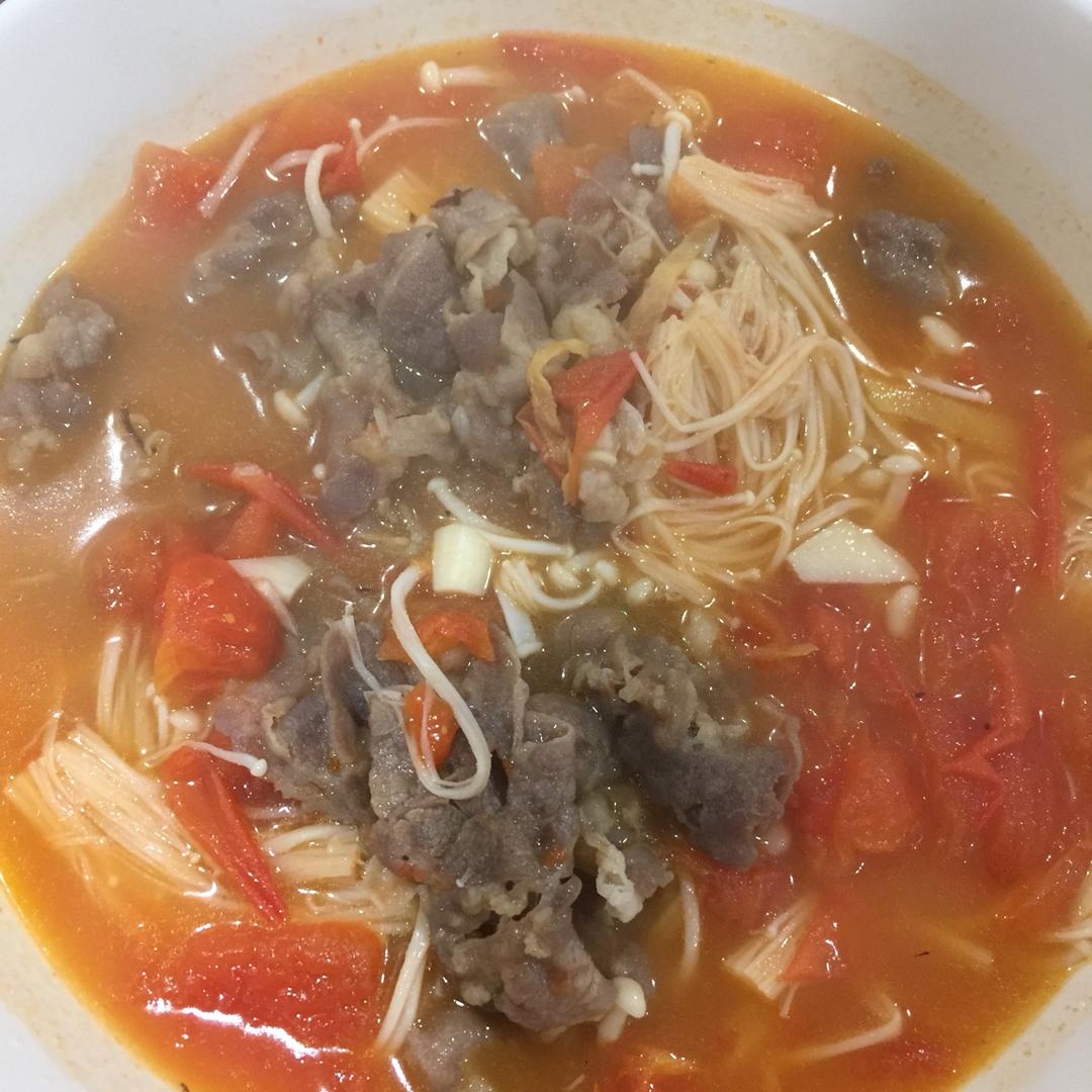 金针菇肥牛番茄锅