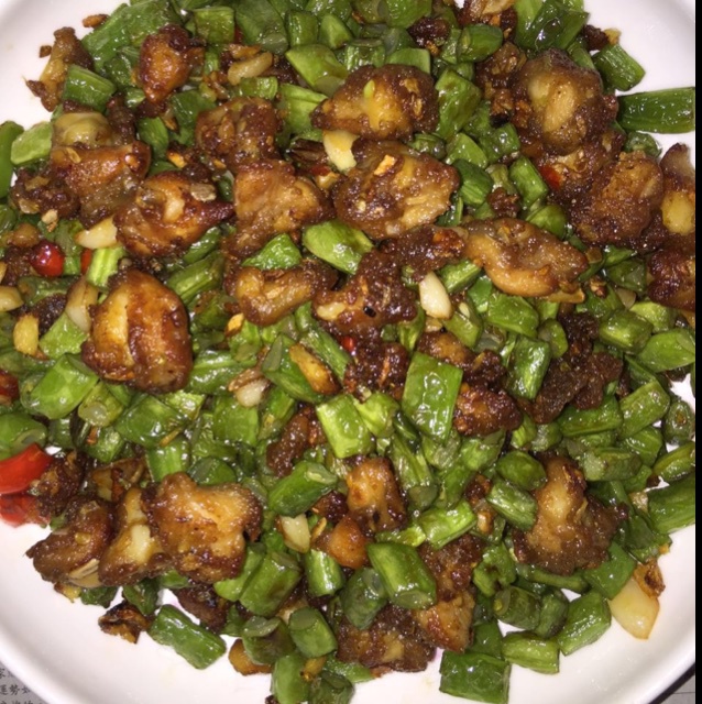 四季豆炒鸡脆骨