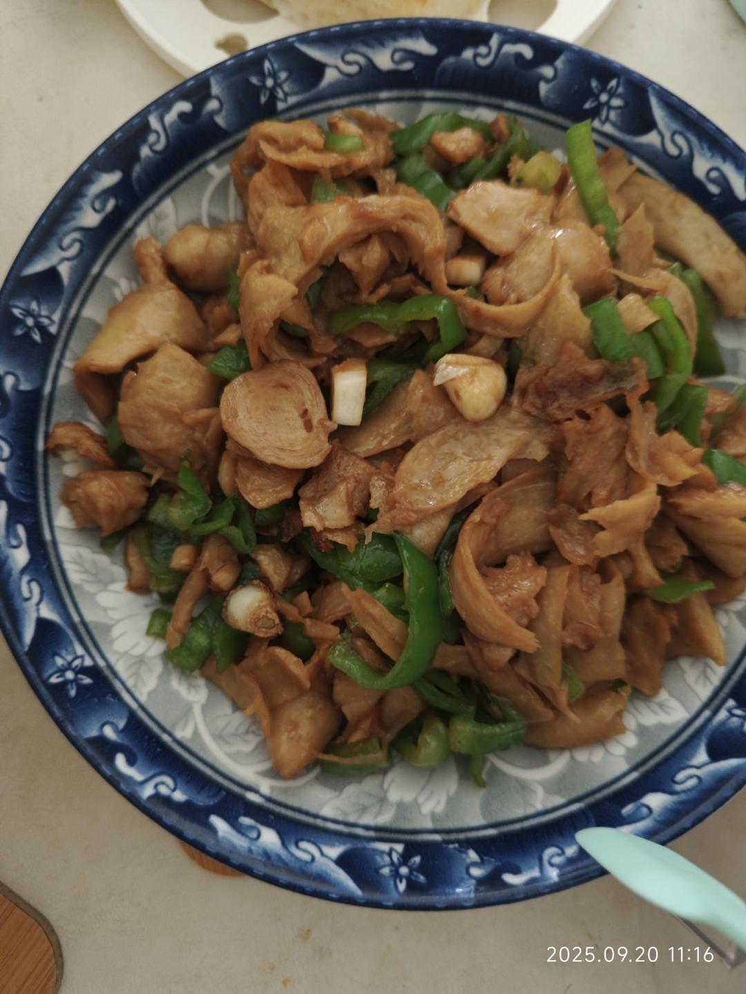 米饭杀手系列之青椒炒面筋