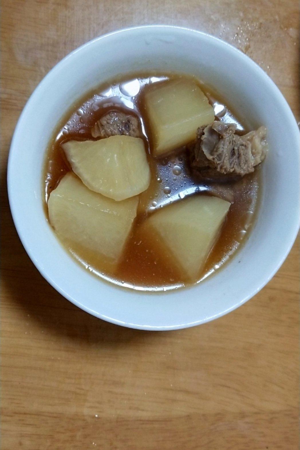 白萝卜炖牛腩