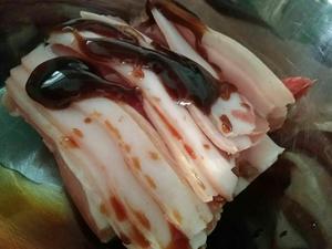 烤五花肉卷金针菇的做法 步骤1