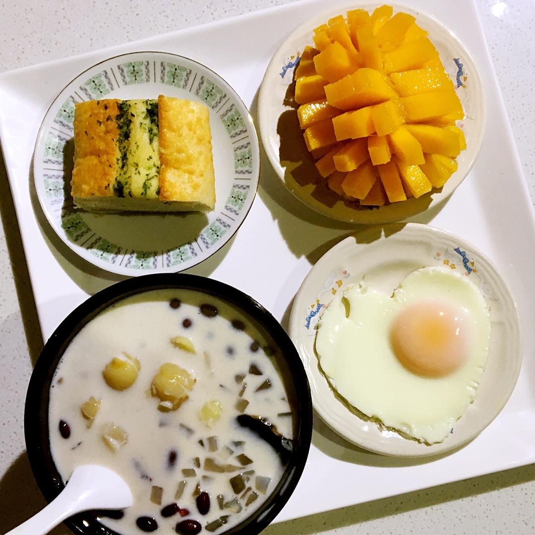 咸香柔和-超软燕麦香蒜面包