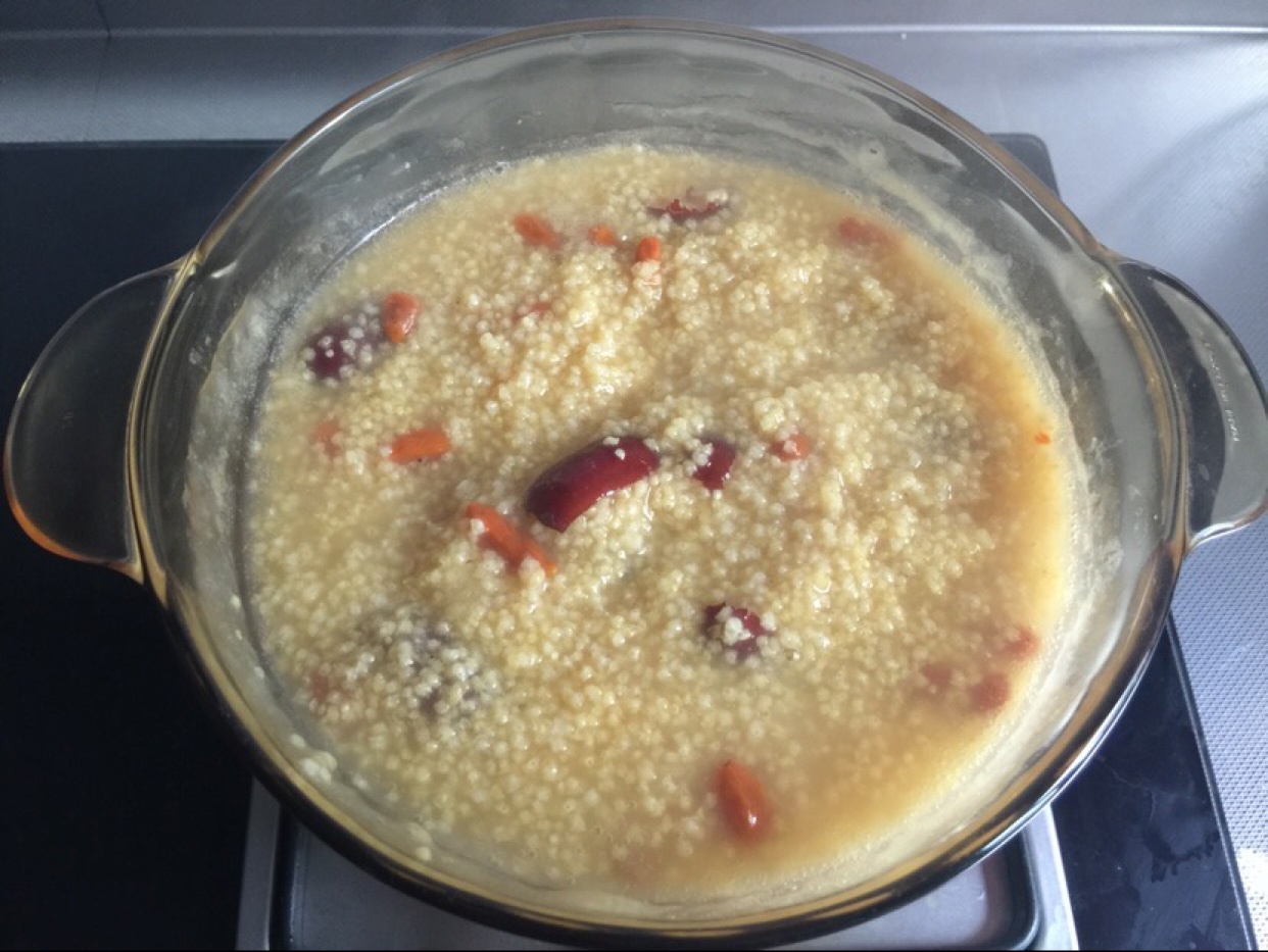 红枣桂圆小米粥