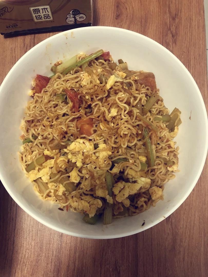 炒方便面￨幸福感爆棚