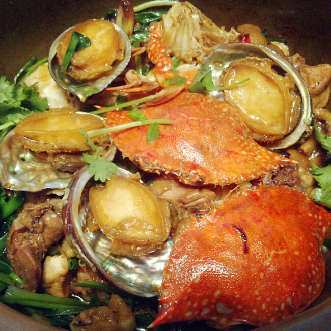 鲍鱼鸡煲蟹