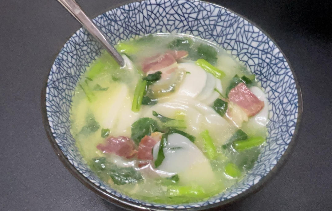 家的味道：青菜肉丝年糕汤