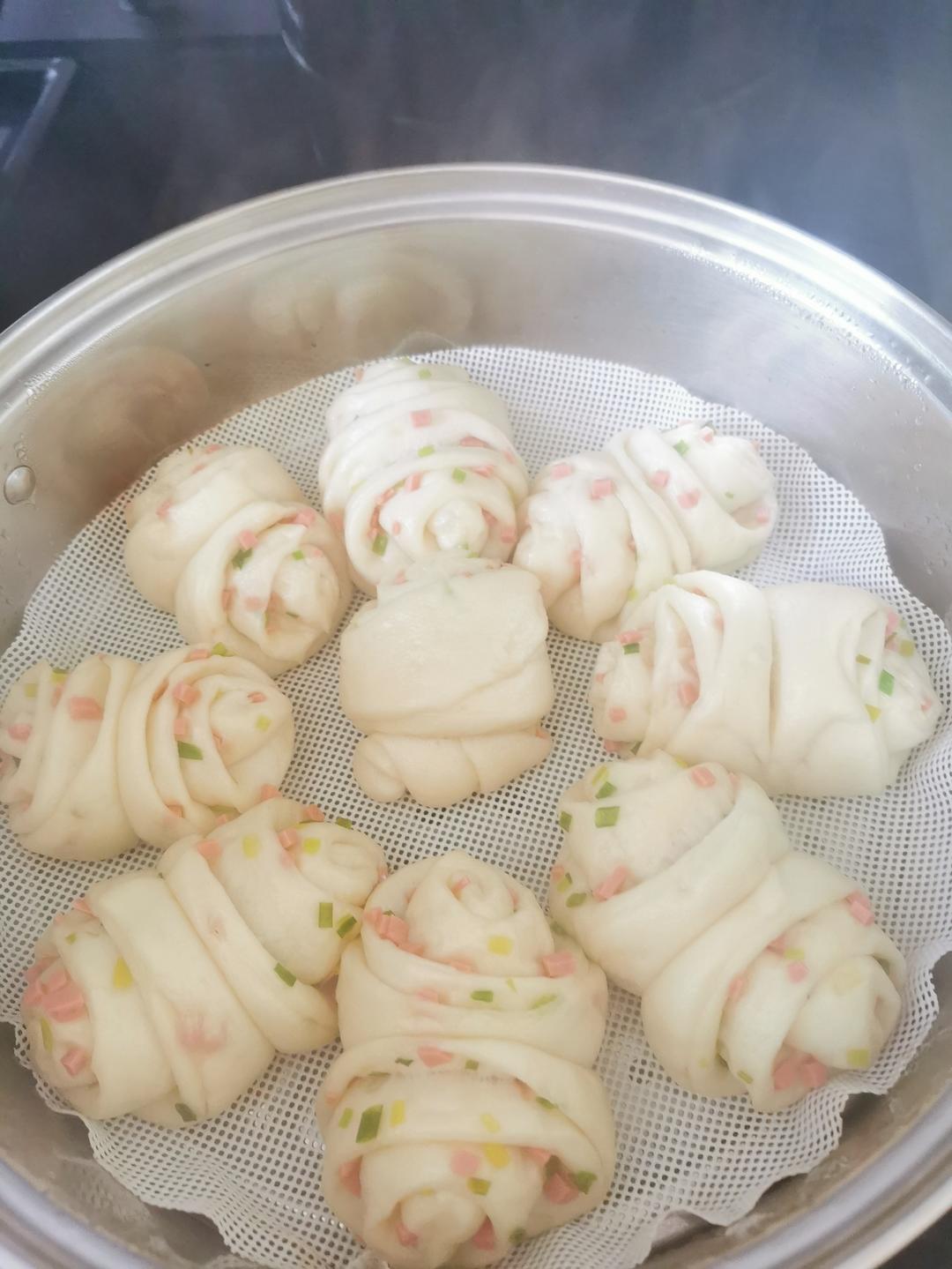 🌺椒盐葱香花卷🌺（操作简单，好吃又好看）