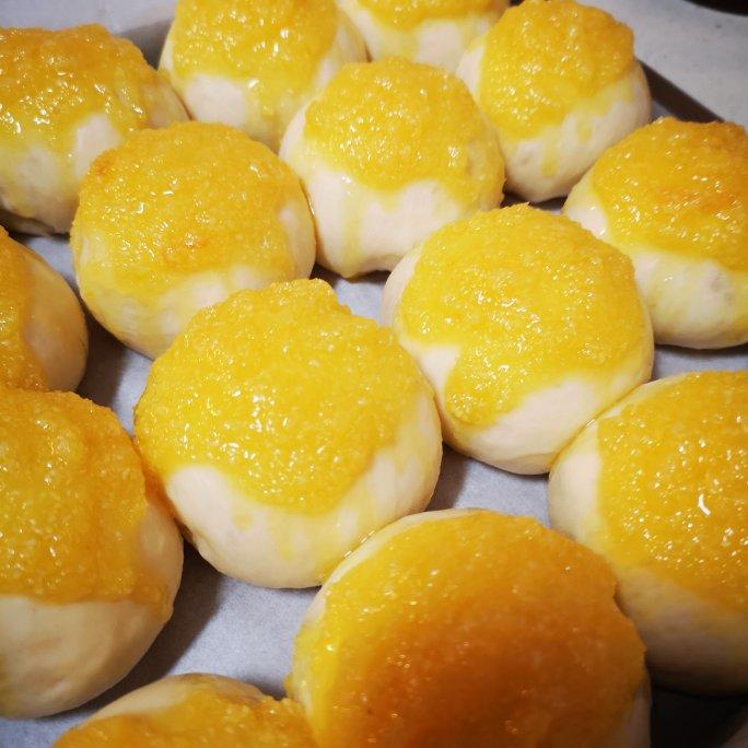 椰蓉小餐包。柔软拉丝，椰香浓郁