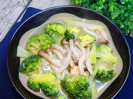 西兰花蟹味菇汤