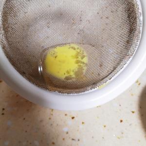 宝宝辅食——奶香蛋黄羹6m+的做法 步骤5