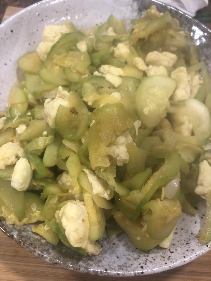 西葫芦炒鸡蛋(从不修图，拒绝夸张)