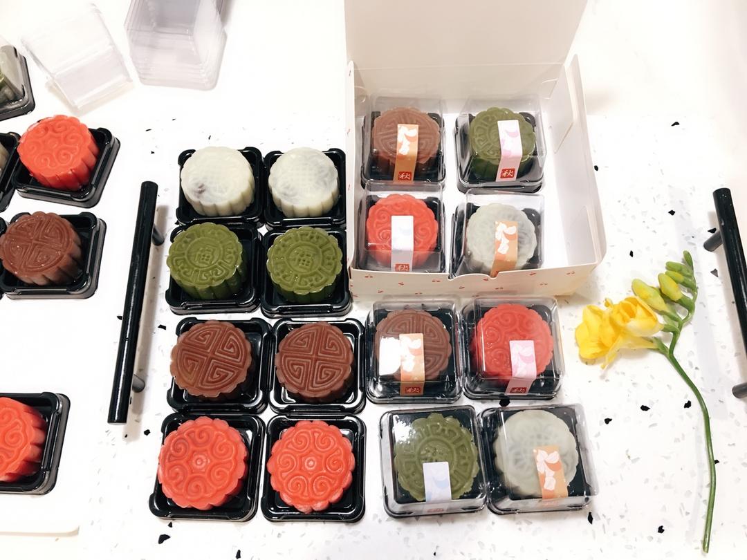 彩色冰皮月饼