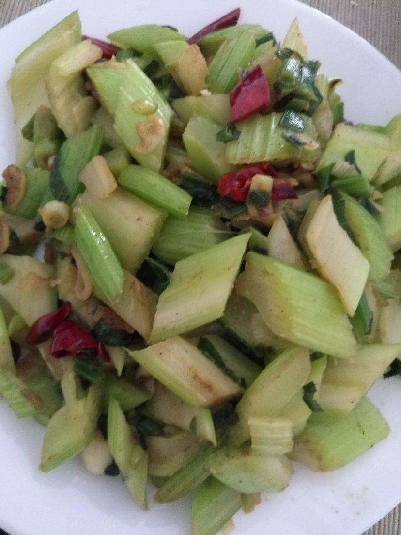 炝炒芹菜